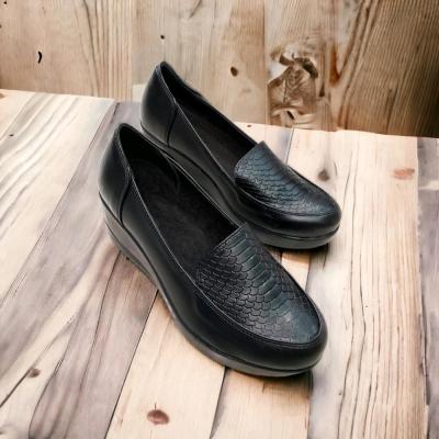 کفش زنانه راحتی مشکی لژدار