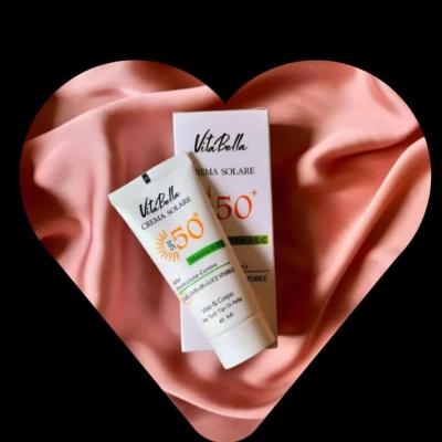 کرم ضد آفتاب SPF 50 ویتابلا بیرنگ و فاقد چربی