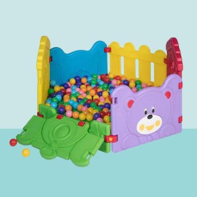 استخر توپ شادی با ضلع سرسره‌خور