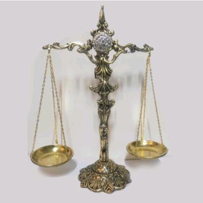 ترازو عدالت برنجی
