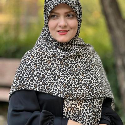 روسری نخی پلنگی دور دست دوز زنانه