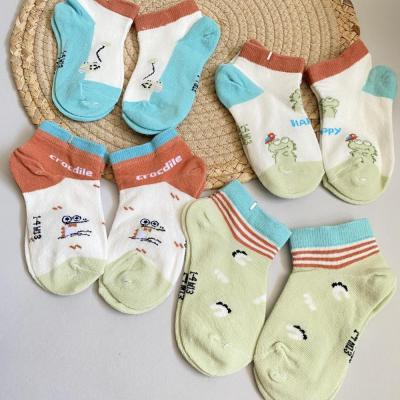 جوراب بچگانه طرح دایناسور