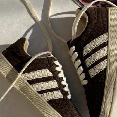 کتونی تخت زنانه و‌دخترانه