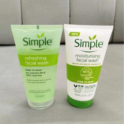 ژل شستشوی سیمپل مدل moisturising و refreshing ساخت لهستان