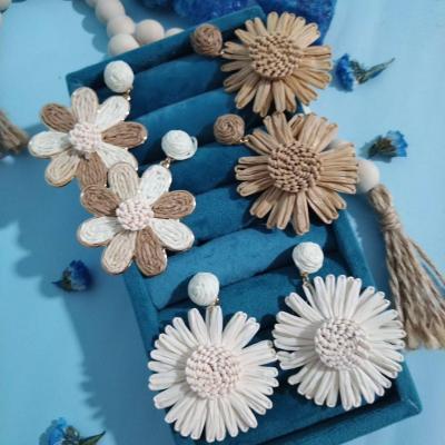 گوشواره‌های بافت حصیری طرح گل