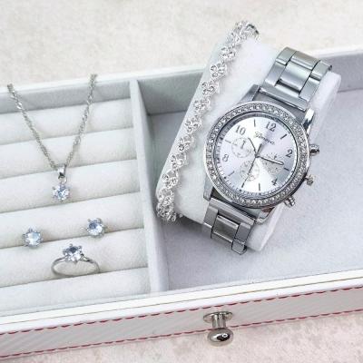 ست ساعت مچی زنانه جنوا همراه دستبند، گردنبند، انگشتر، گوشواره-153142