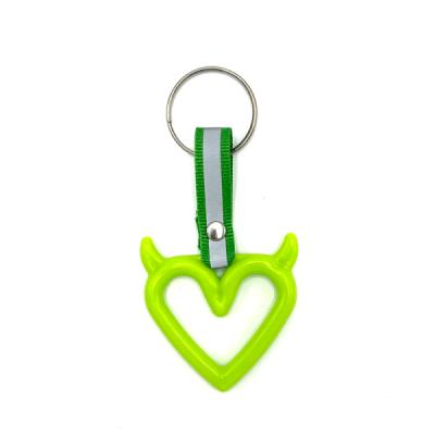 جاسوییچی سوریکاوا رنگ سبز با بند شبرنگی (جاکلیدی سوریکاوا، جاسوئیچی قلب شاخ دار)