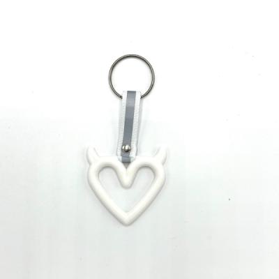 جاسوییچی سوریکاوا رنگ سفید با بند شبرنگی (جاکلیدی سوریکاوا، جاسوئیچی قلب شاخ دار)