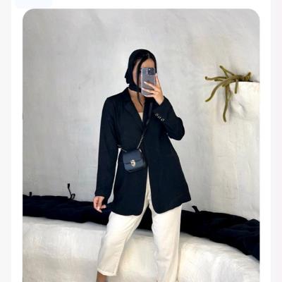 مانتو دانشجویی کرپ مدل کت مانتویی دانشجویی جیب دار سرآستین دگمه دار تک رنگ مشکی