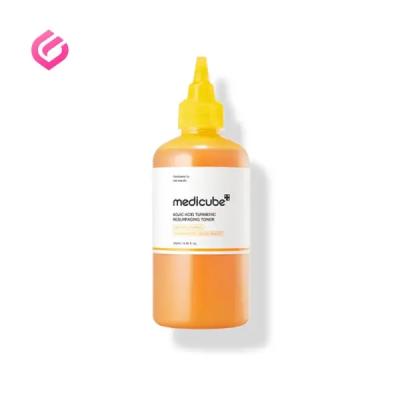 تونر لایه‌بردار کوجیک اسید و زردچوبه مدی‌کیوب