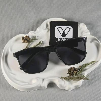 عینک مردانه یووی 400 اوگا