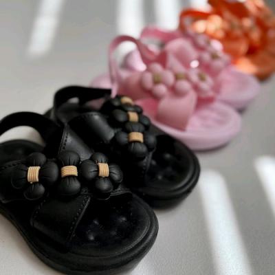 صندل بچگانه دلا