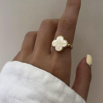 انگشتر ونکلیف سفید