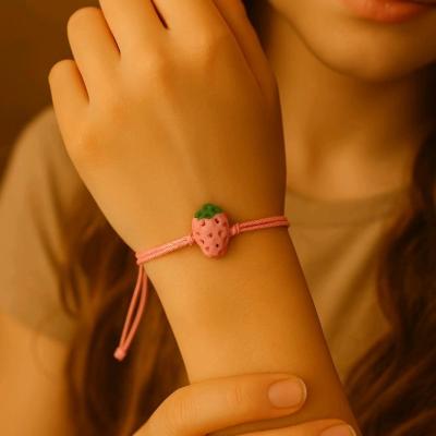دستبند دستساز توت فرنگی