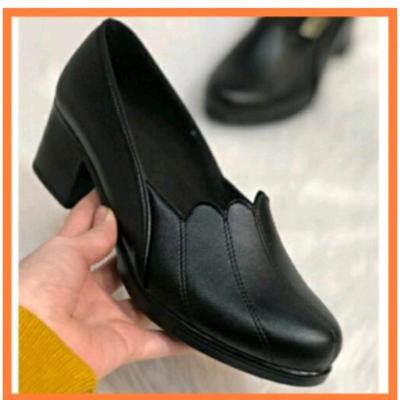 کفش زنانه با زیره طبی