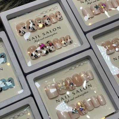 ناخن مصنوعی طرحدار