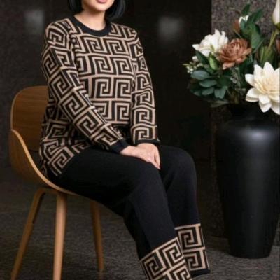 ست بلوز شلوار بافت زنانه مدل ورساچ جنس بافت سفت و پرتراکم درجه یک