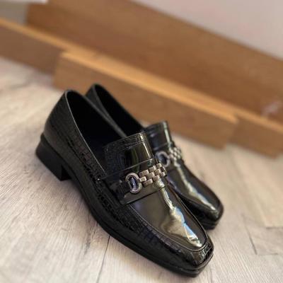 کفش ورنی عیدانه طبی