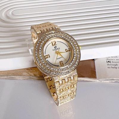 ساعت استیل نگیندار