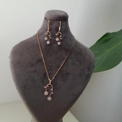 نیم ست طرح طلا نگین دار