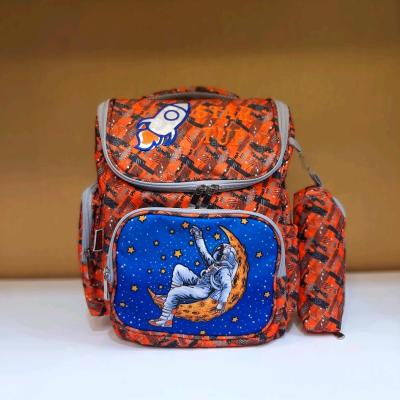 کوله پشتی فضانورد صندوقی