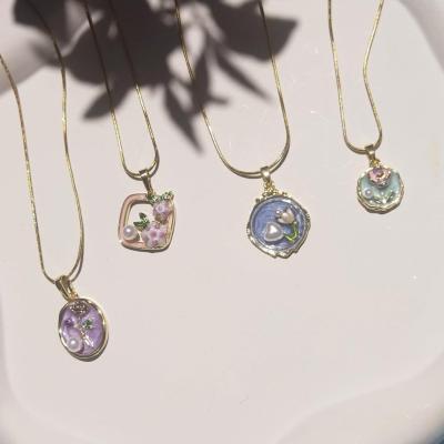 گردنبند رزینی میناکاری