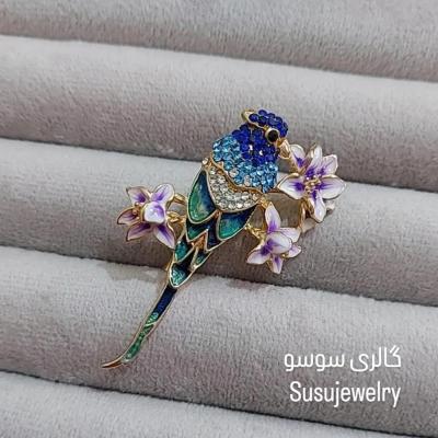 سنجاق سینه پرنده طوطی جواهری آبی