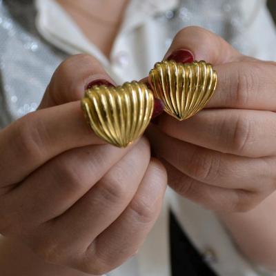 گوشوار قلب صدفی