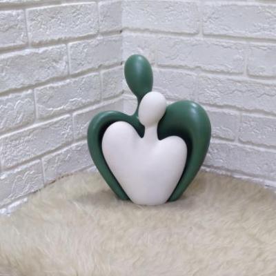 مجسمه آغوش قلبی-155603