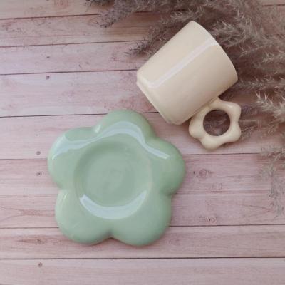 فنجان نعلبکی