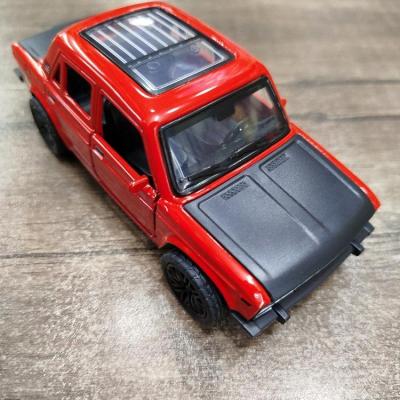 ماشین فلزی چراغدار