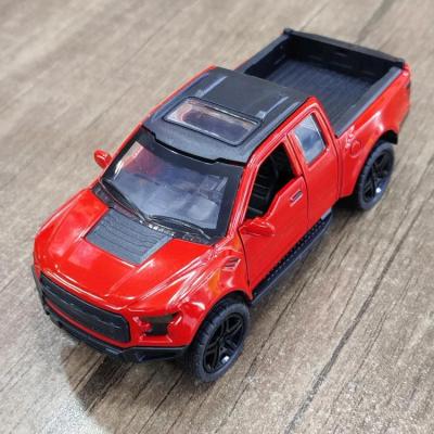 ماشین فلزی چراغدار