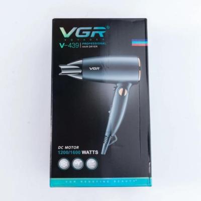 سشوار مسافرتی دسته تاشو وی جی ار مدل V-439 دسته تاشو دارای حلقه آویز