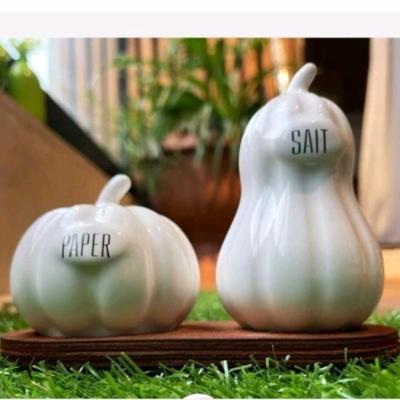 نمکدان وفلفلپاش طرح کدوبازیره چوبی