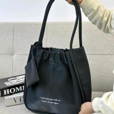 کیف زنانه دانشجویی مدل دهنه کش