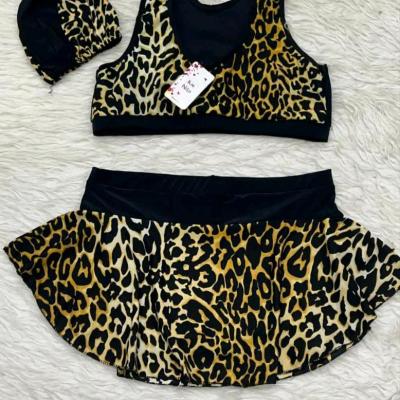 مایو زنانه سه تیکه کاپدار کلاه دار دامنی تاسایز48 برند نیلا