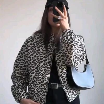 بامبر جکت پلنگی زنانه سویشرت پاییزه زمستانی