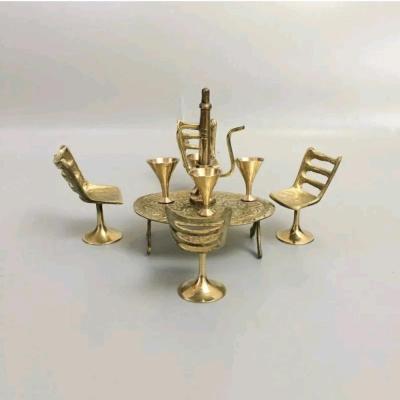 میز و صندلی مینیاتوری برنجی کوچک