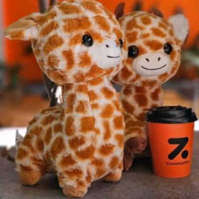 عروسک زرافه نقلی خارجی