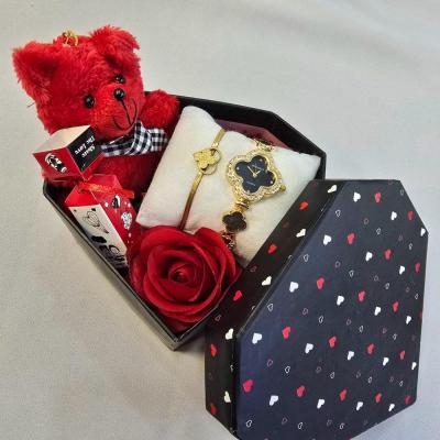باکس هدیه ساعت و دستبند ( ست کامل )