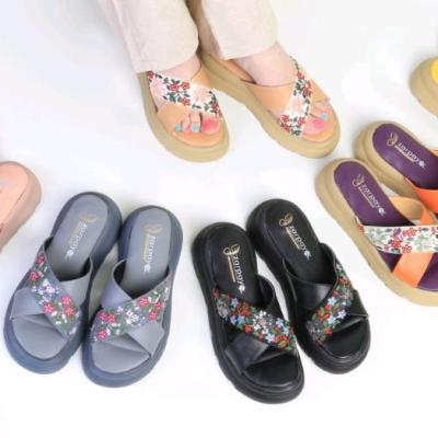 صندل گلدوزی شده شیک