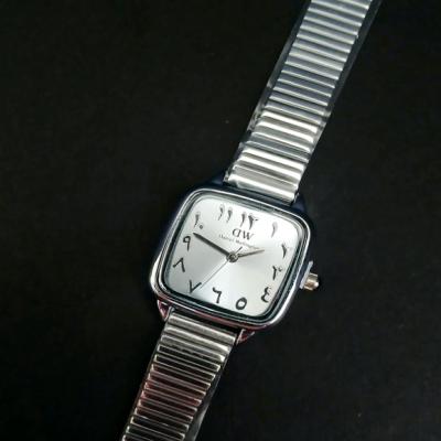 ساعت مچی زنانه کلاسیک با اعداد فارسی – رنگ ثابت و شیک