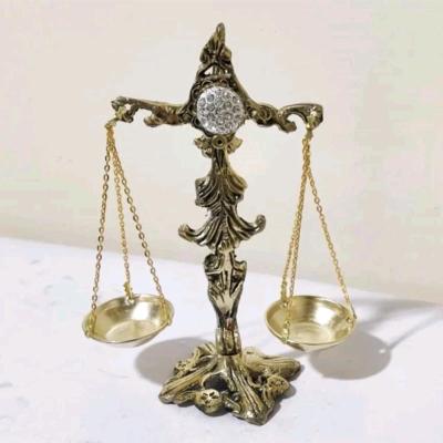 ترازو عدالت برنجی کوچک