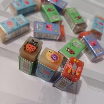 پاککن مغزدار کیوت . پاک کن طرح دار