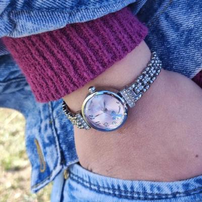 ساعت ظریف و دخترونه برند هانگری