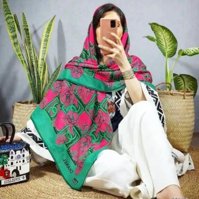 روسری نخی نگینی طرح شنل دور دست دوز-156915