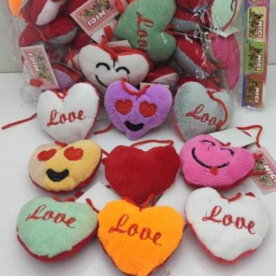 آویز قلب مخمل طرح استیکری کوچک