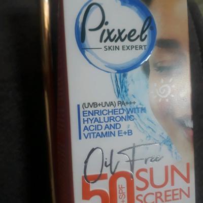 کرم ضدافتاب بی رنگpixel