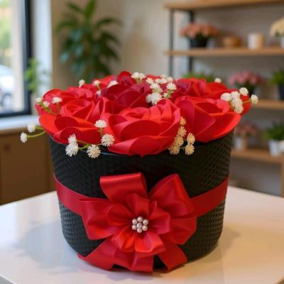 باکس گل ربانی گل رز و ژیپسوفیلا با باکس مشکی