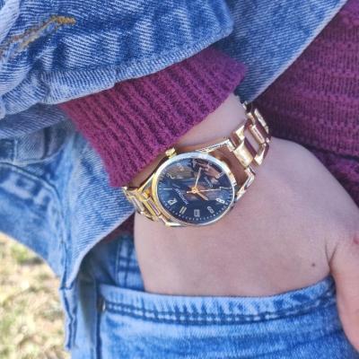 ساعت عقربه ای برند هانگری مدل طلایی